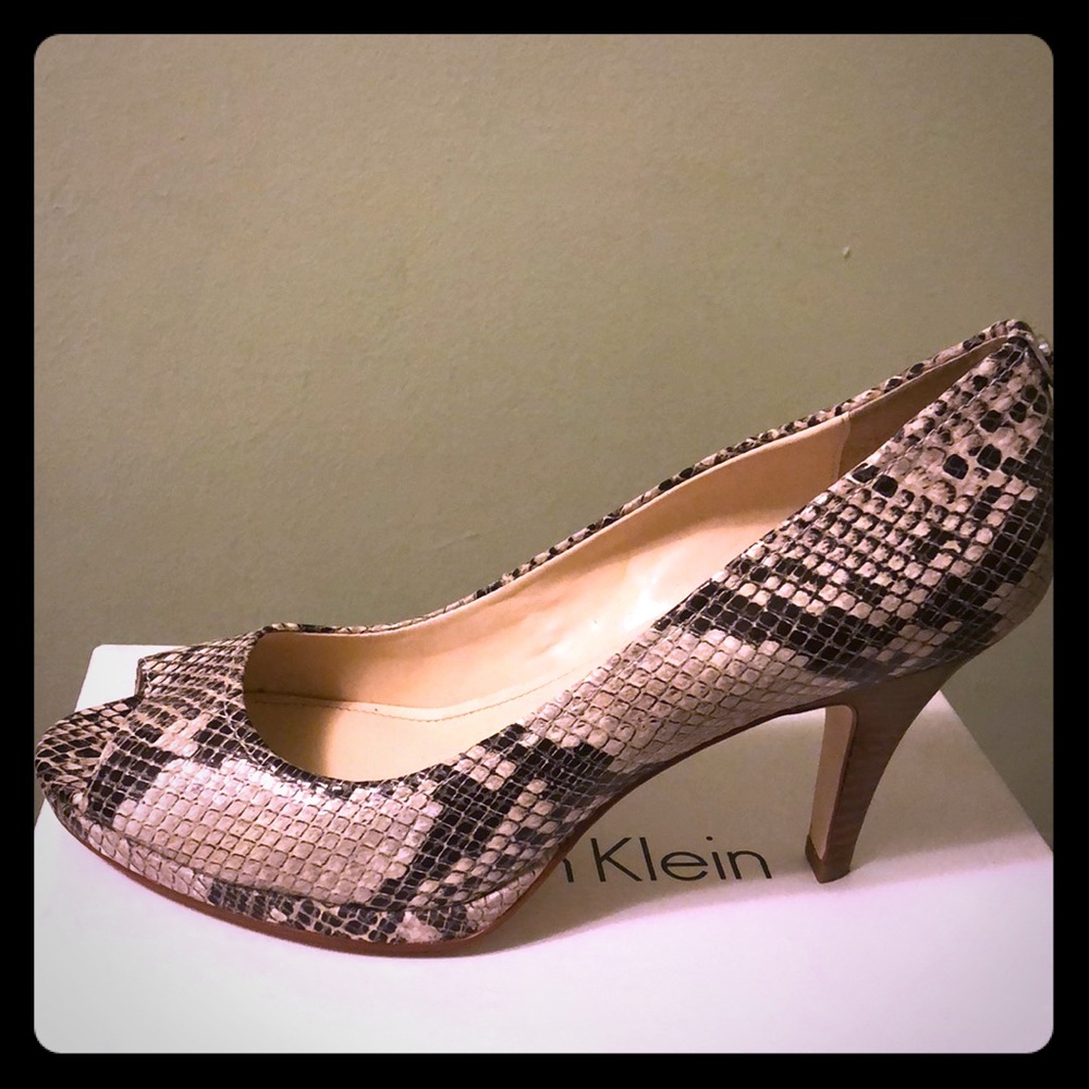 Size 8 Calvin Klein Python Print Open Toe Pumps - image 1